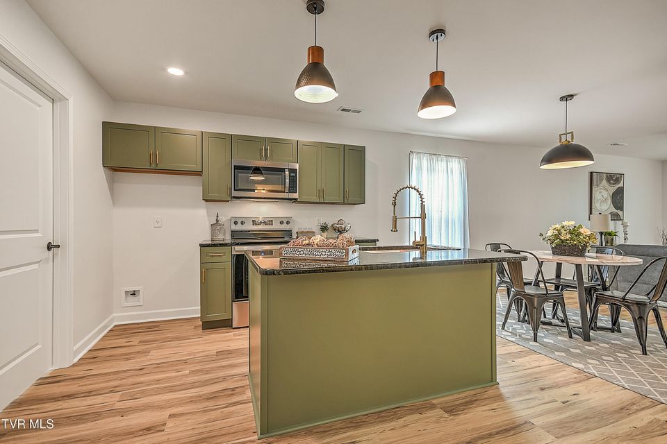 Photo #7: 2221 Ashwood Avenue