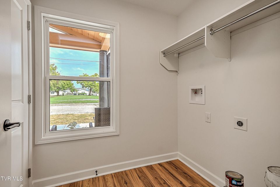 Photo #11: 2221 Ashwood Avenue