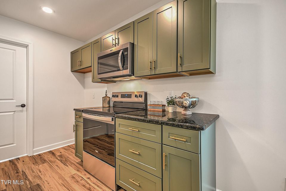 Photo #13: 2221 Ashwood Avenue