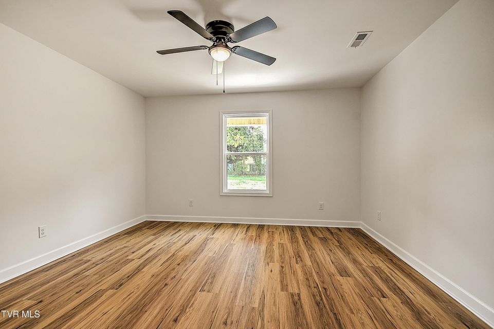 Photo #25: 2221 Ashwood Avenue