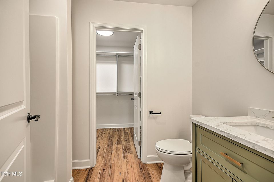 Photo #26: 2221 Ashwood Avenue