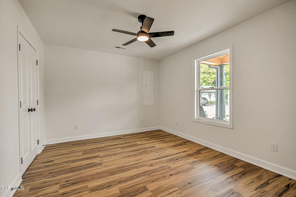 Photo #30: 2221 Ashwood Avenue