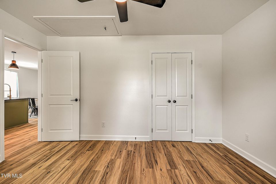 Photo #32: 2221 Ashwood Avenue