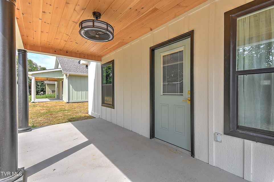 Photo #37: 2221 Ashwood Avenue