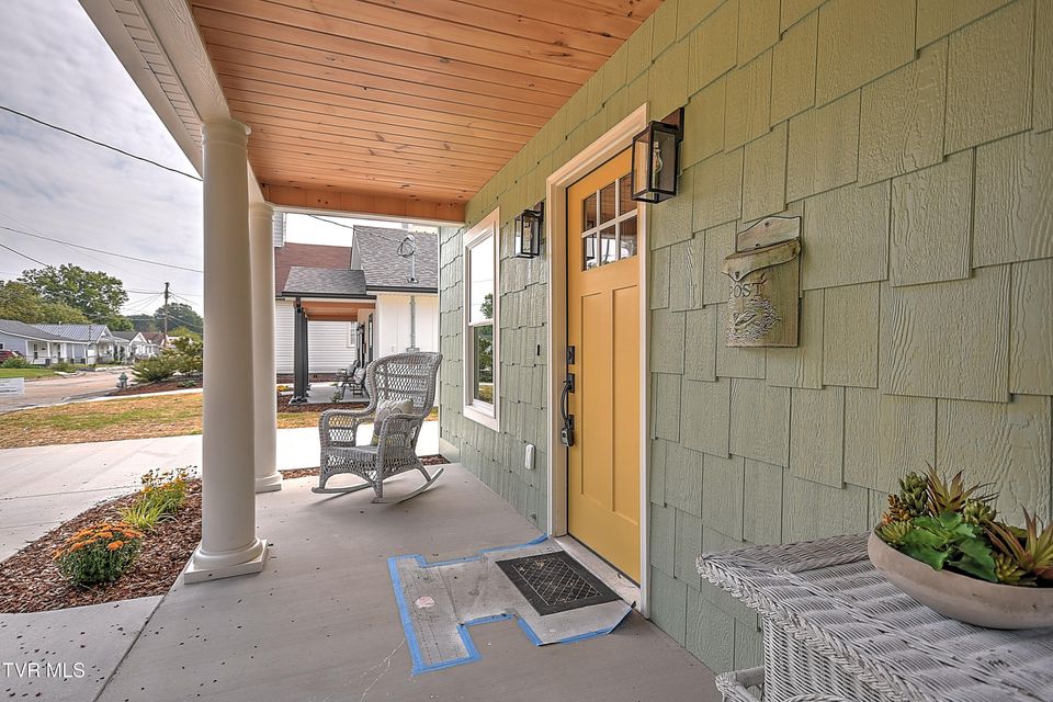 Photo #4: 2217 Ashwood Avenue