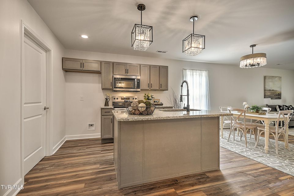 Photo #6: 2217 Ashwood Avenue