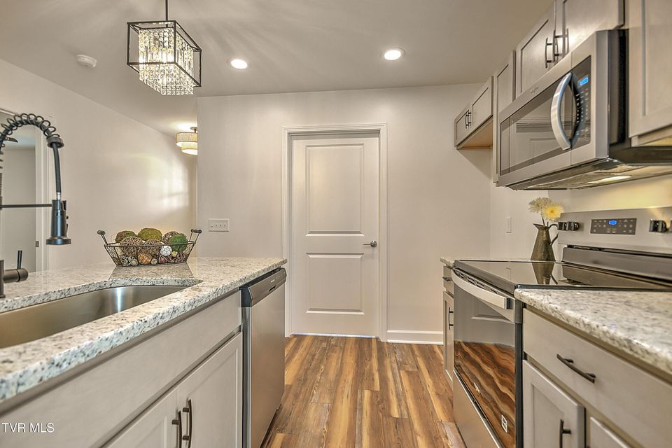 Photo #8: 2217 Ashwood Avenue