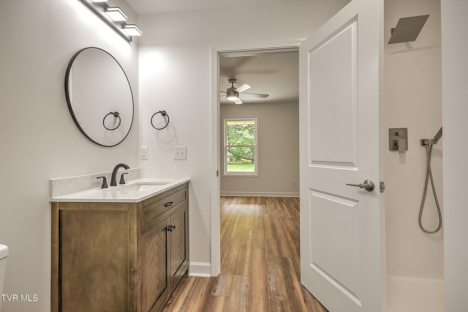 Photo #32: 2217 Ashwood Avenue