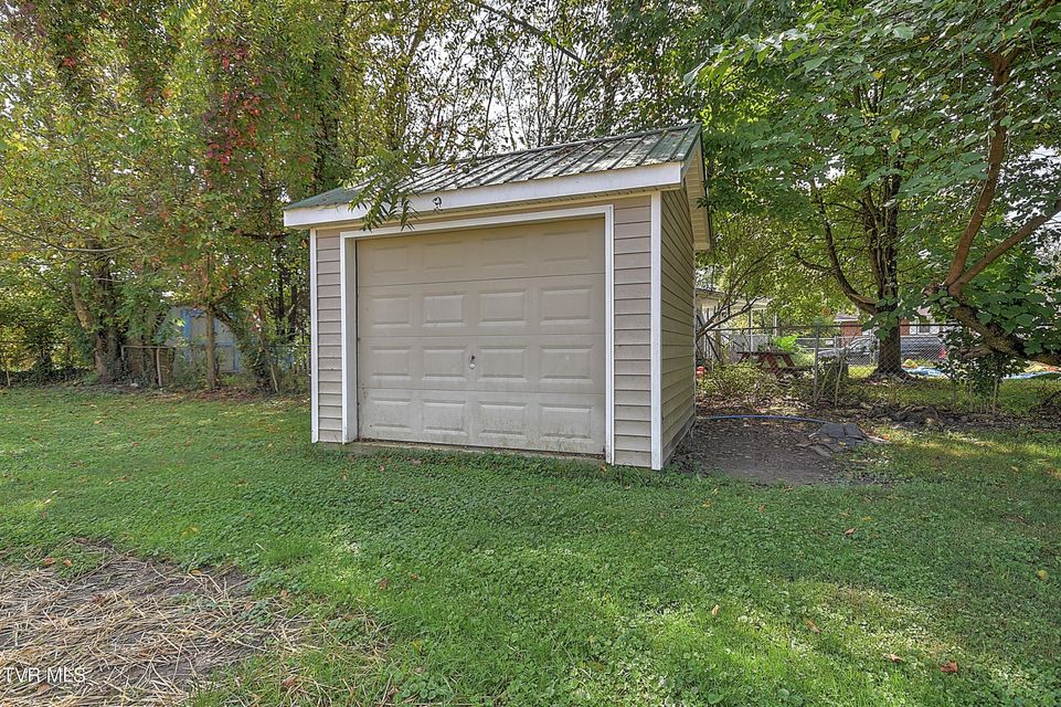 Photo #35: 2217 Ashwood Avenue