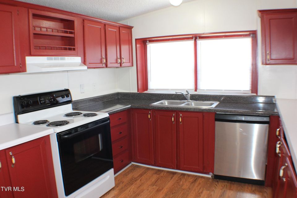 Photo #24: 2133 Stadium Drive