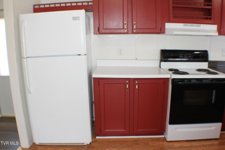 Photo #30: 2133 Stadium Drive