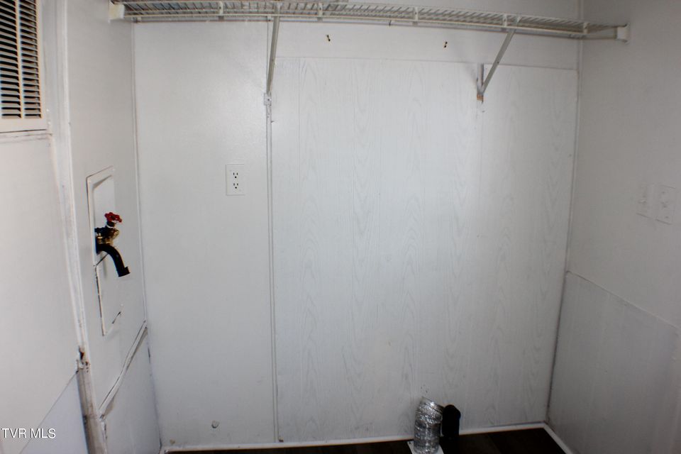 Photo #33: 2133 Stadium Drive