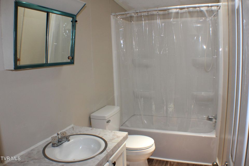 Photo #36: 2133 Stadium Drive