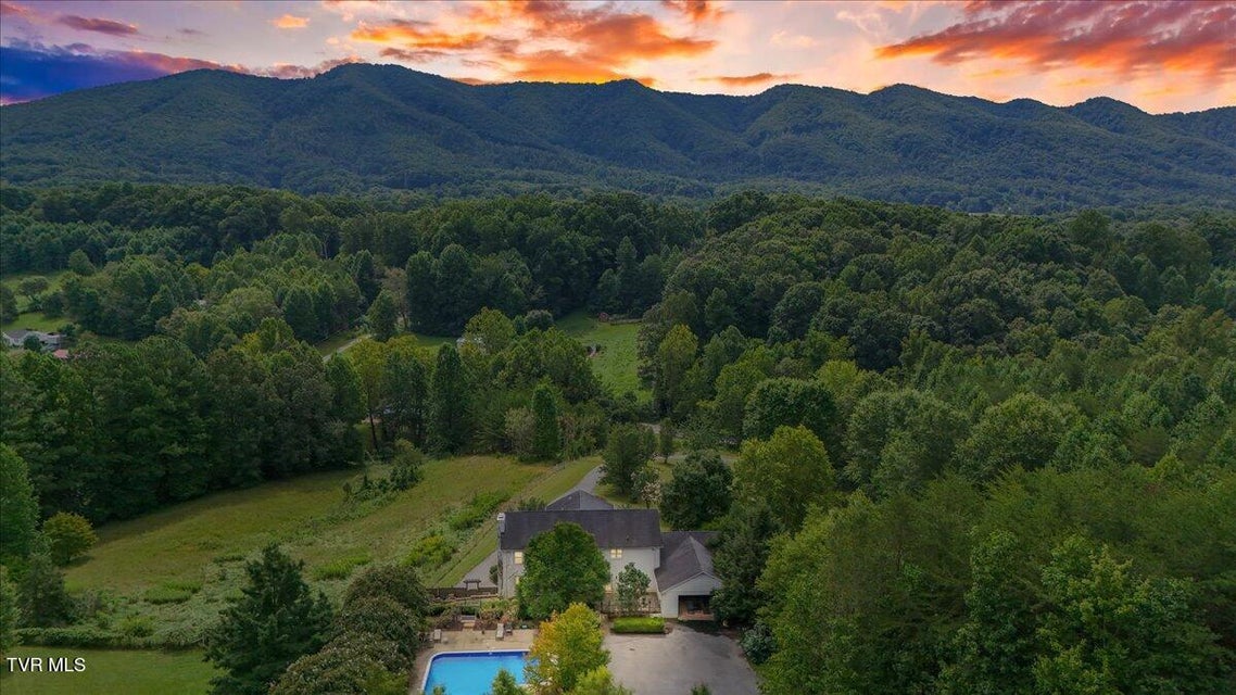 Photo #3: 2734 Cherokee Road