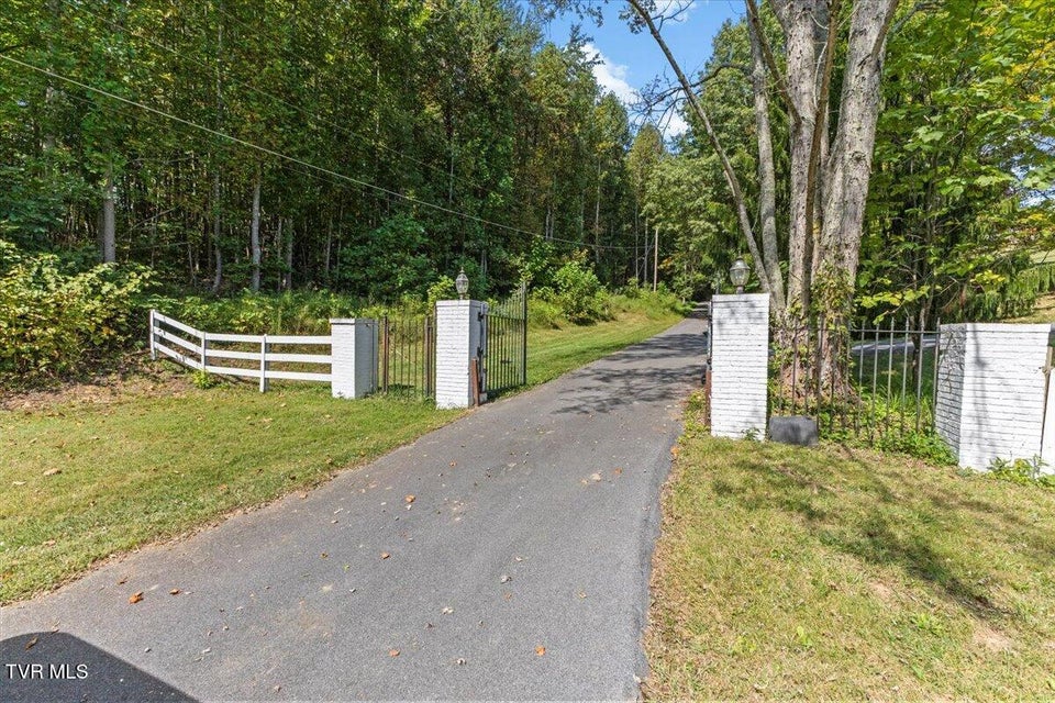 Photo #5: 2734 Cherokee Road