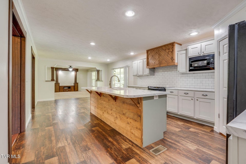 Photo #7: 474 Thornburg Road