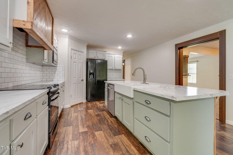 Photo #8: 474 Thornburg Road