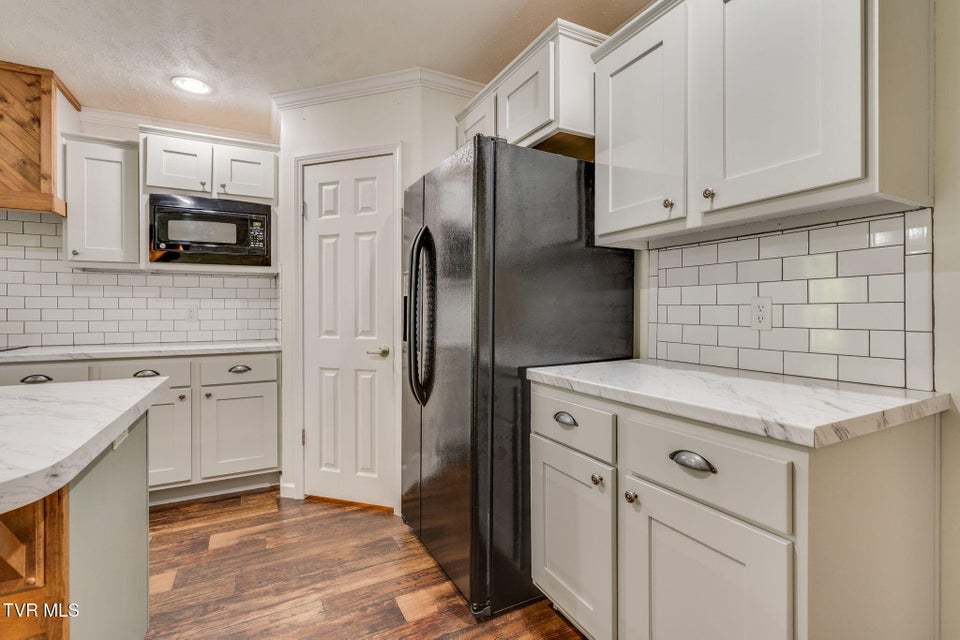 Photo #9: 474 Thornburg Road