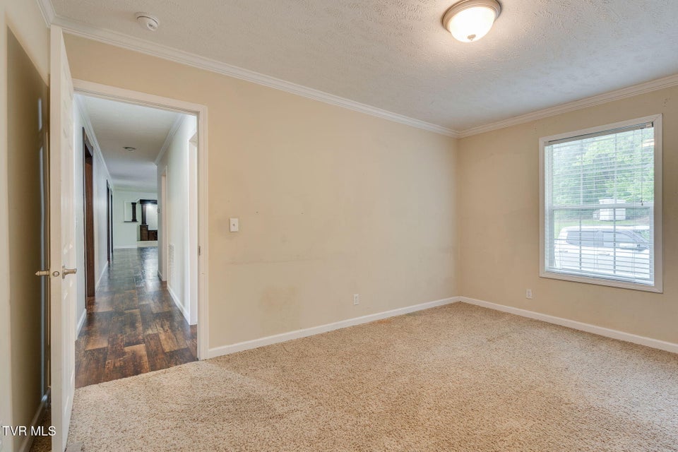 Photo #25: 474 Thornburg Road