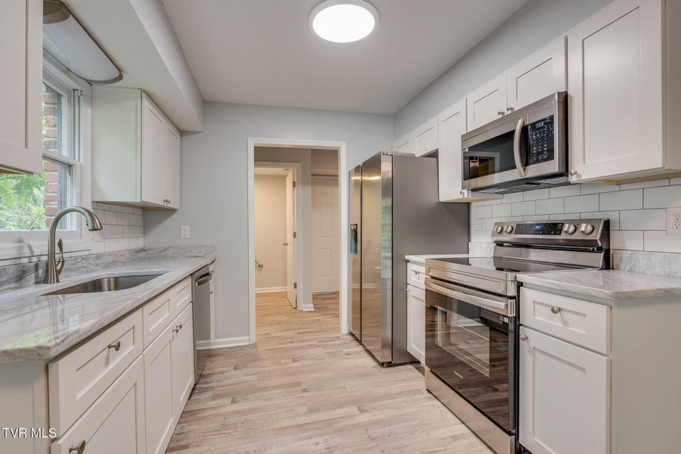 Photo #11: 6 Windridge Court