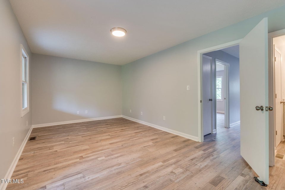 Photo #17: 6 Windridge Court