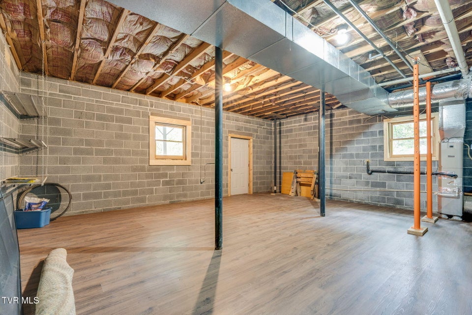 Photo #33: 6 Windridge Court