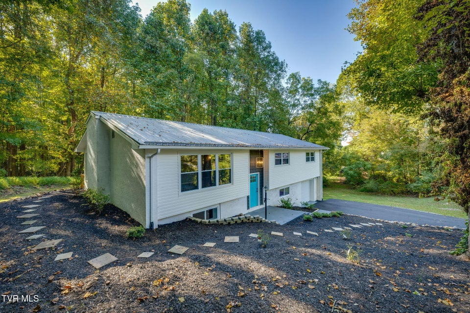 Photo #3: 124 Vip Road