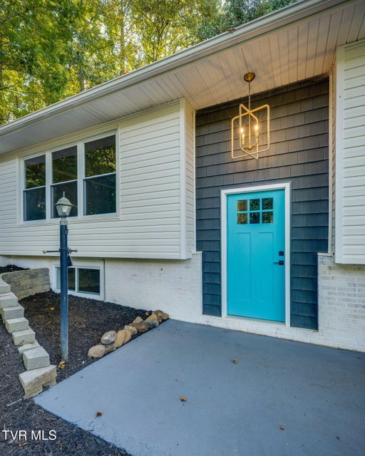 Photo #4: 124 Vip Road