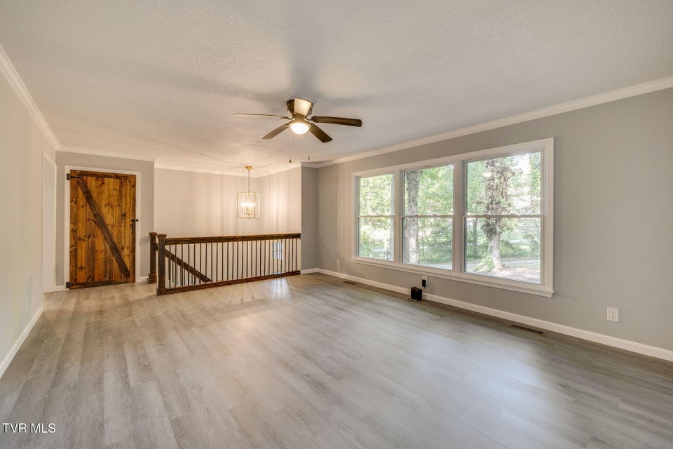 Photo #8: 124 Vip Road