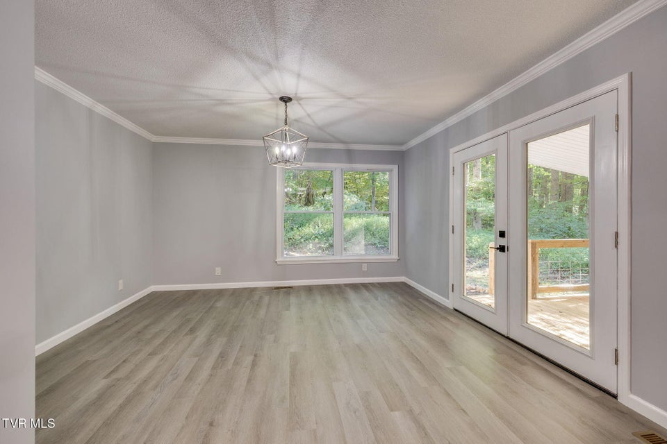 Photo #14: 124 Vip Road