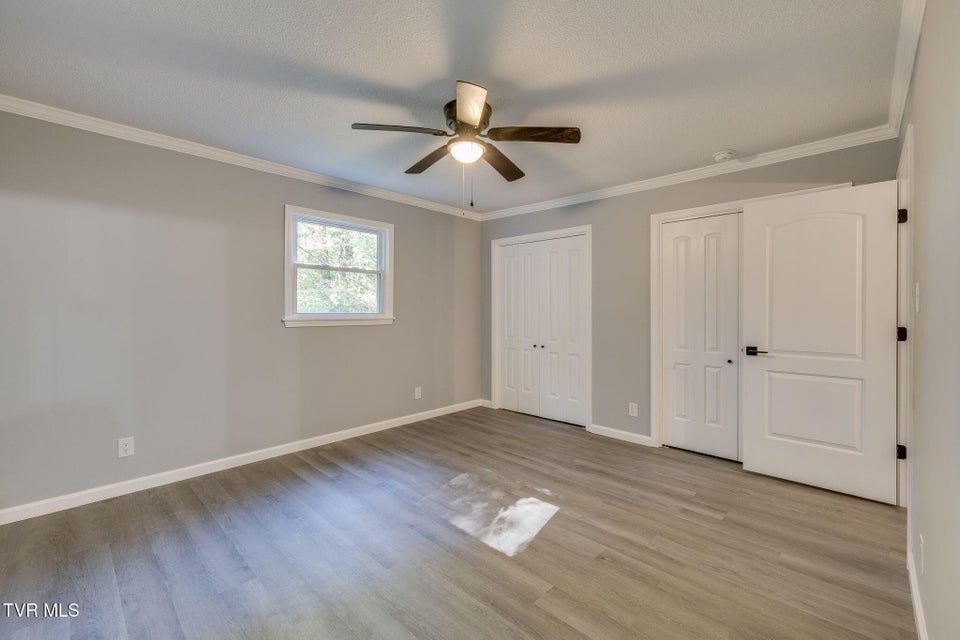 Photo #24: 124 Vip Road