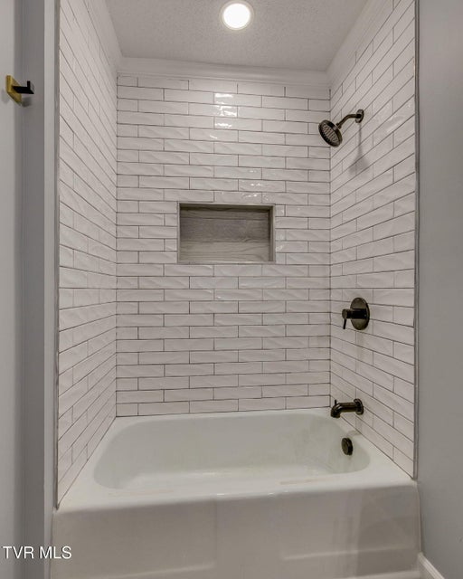 Photo #26: 124 Vip Road