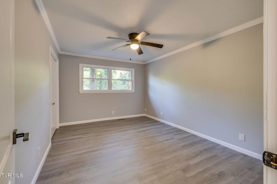 Photo #18: 124 Vip Road