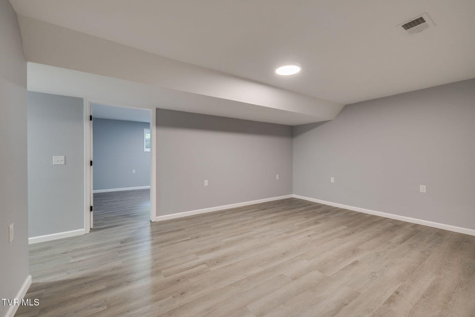 Photo #28: 124 Vip Road