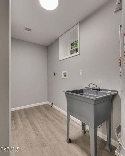 Photo #34: 124 Vip Road