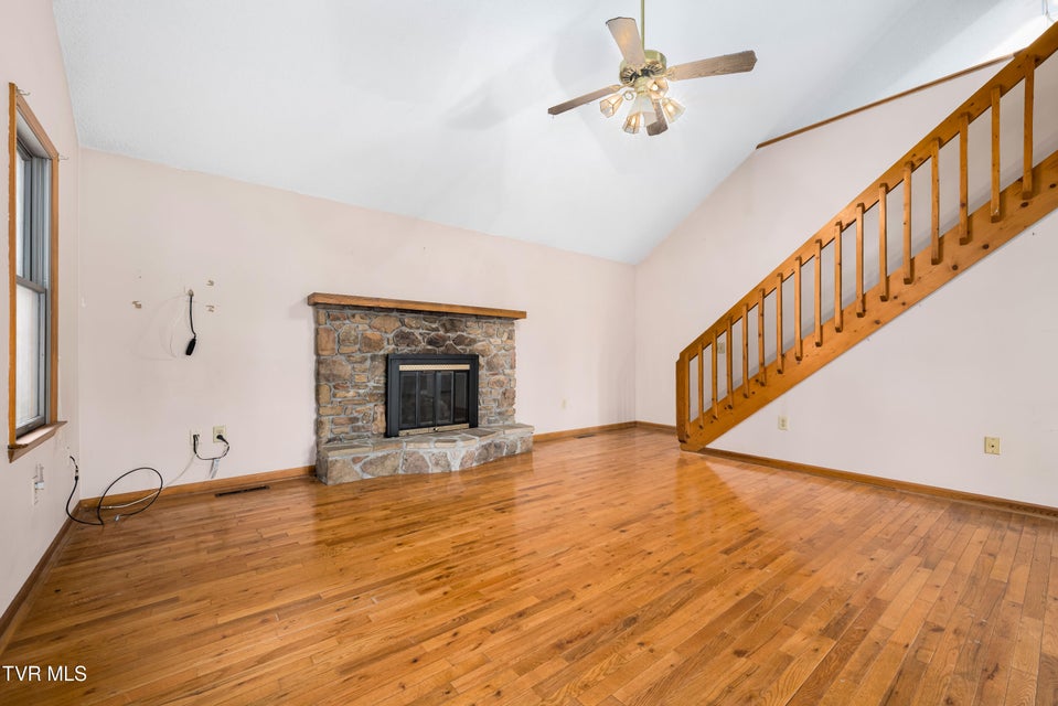 Photo #10: 5084 Lake Forest Drive