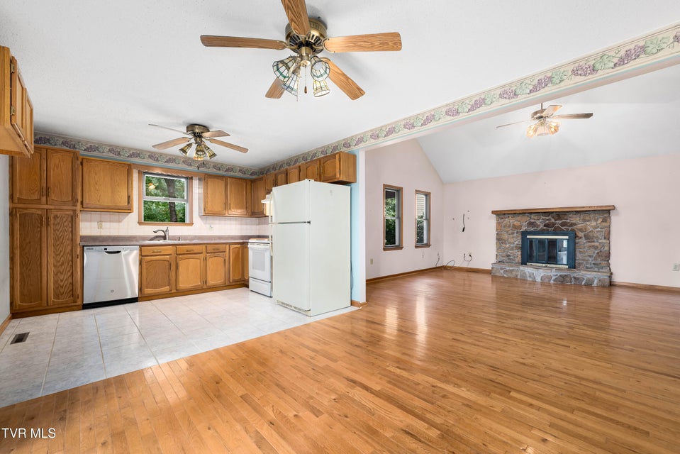 Photo #16: 5084 Lake Forest Drive