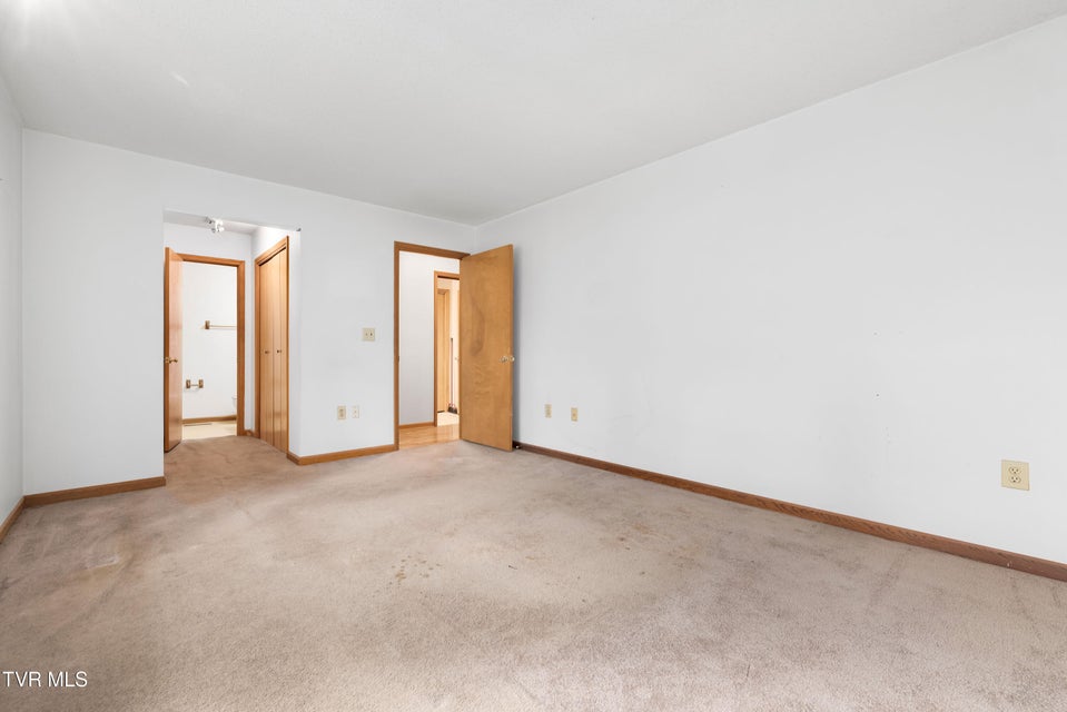 Photo #24: 5084 Lake Forest Drive