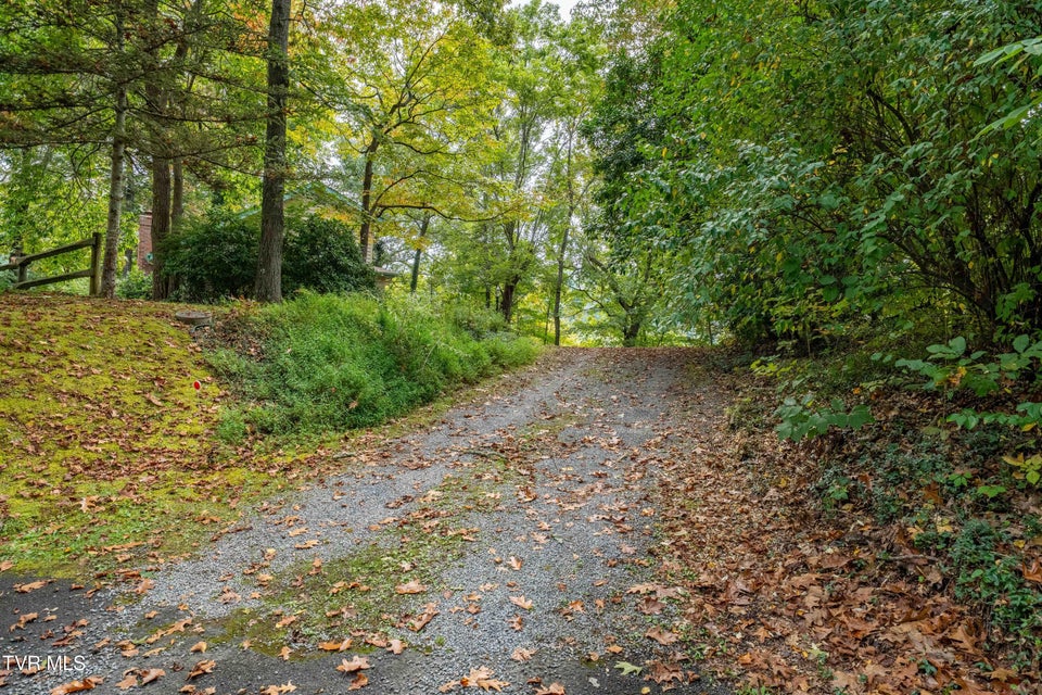 Photo #41: 5084 Lake Forest Drive