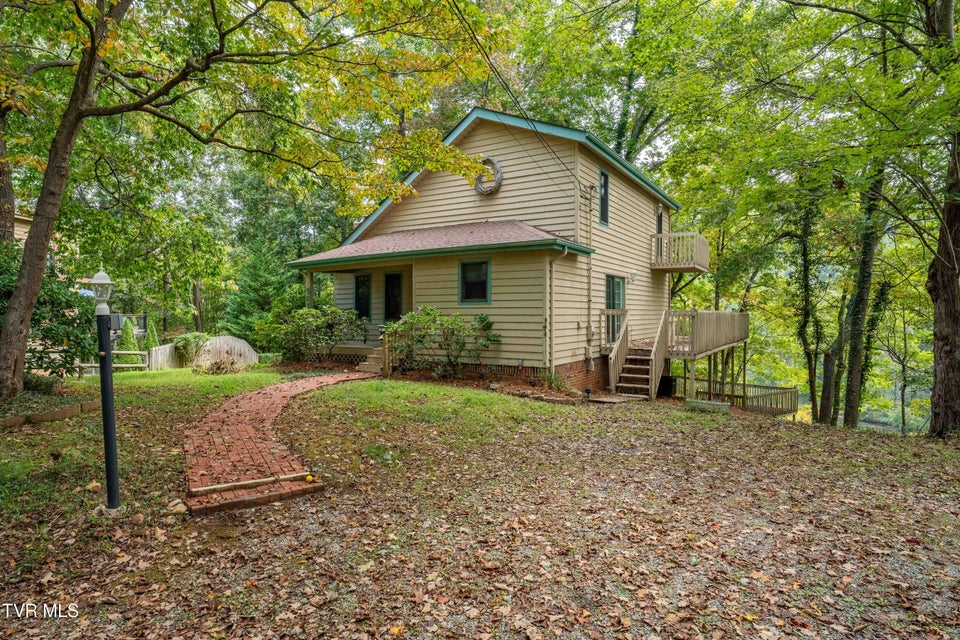 Photo #3: 5084 Lake Forest Drive