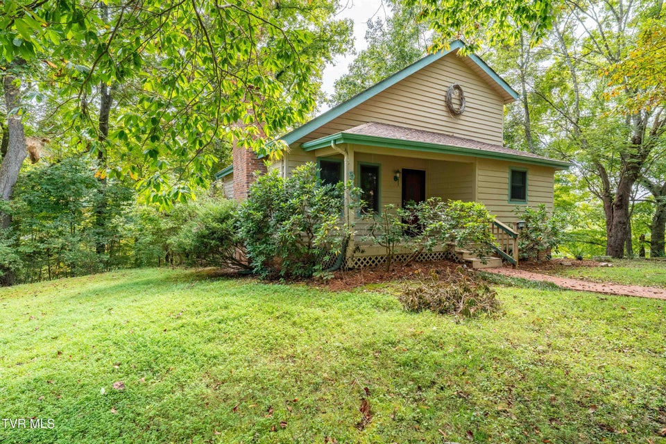 Photo #4: 5084 Lake Forest Drive