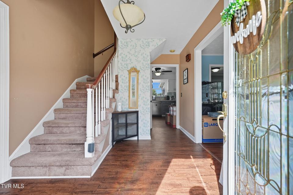 Photo #6: 405 Oakmont Drive