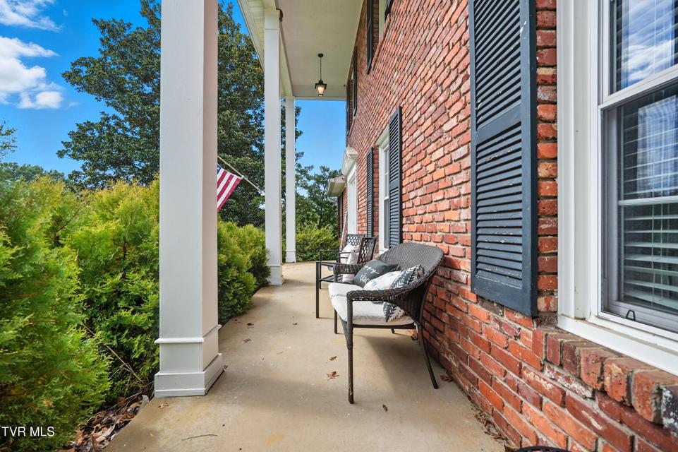 Photo #10: 405 Oakmont Drive