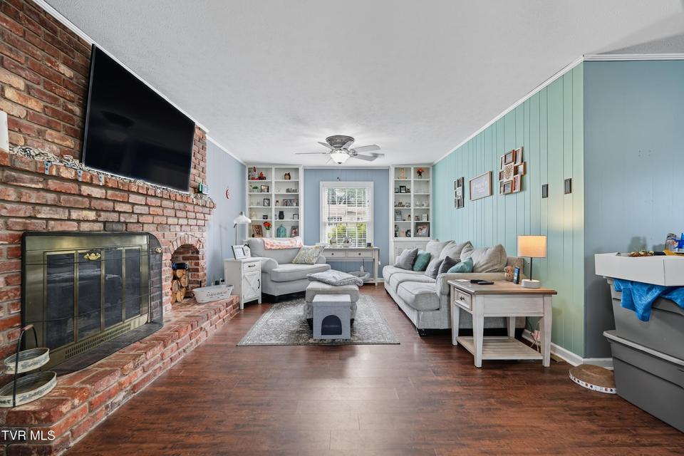 Photo #14: 405 Oakmont Drive