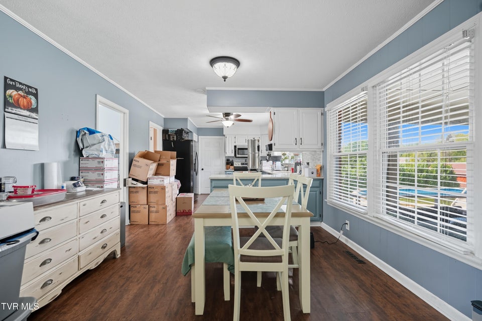 Photo #13: 405 Oakmont Drive