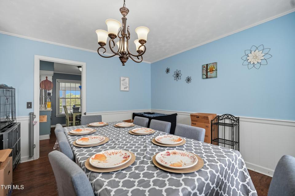 Photo #11: 405 Oakmont Drive