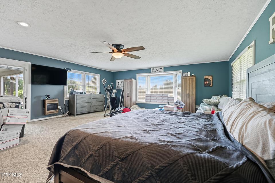 Photo #23: 405 Oakmont Drive