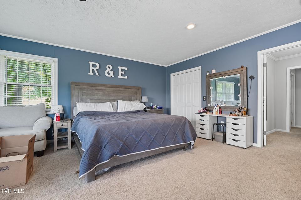 Photo #22: 405 Oakmont Drive