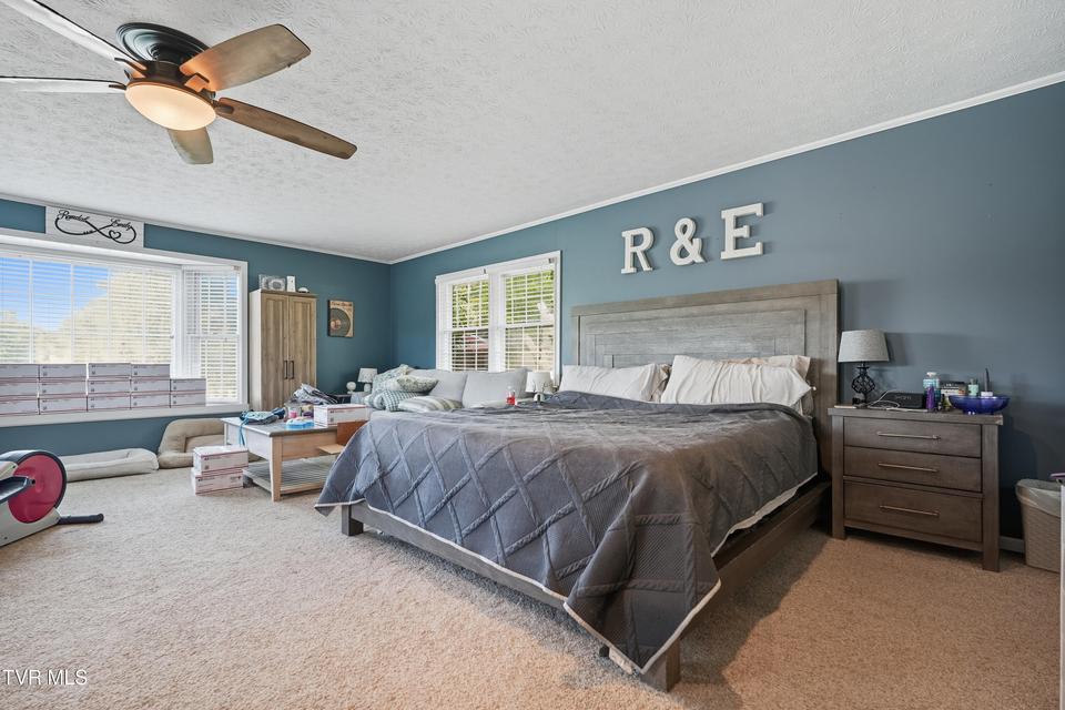 Photo #21: 405 Oakmont Drive