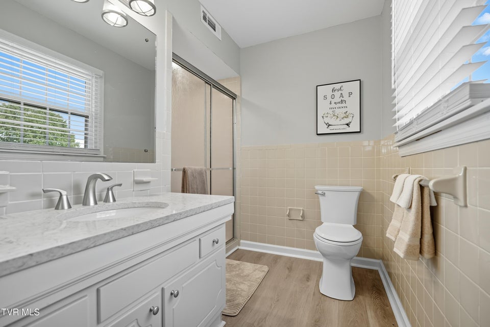 Photo #29: 405 Oakmont Drive